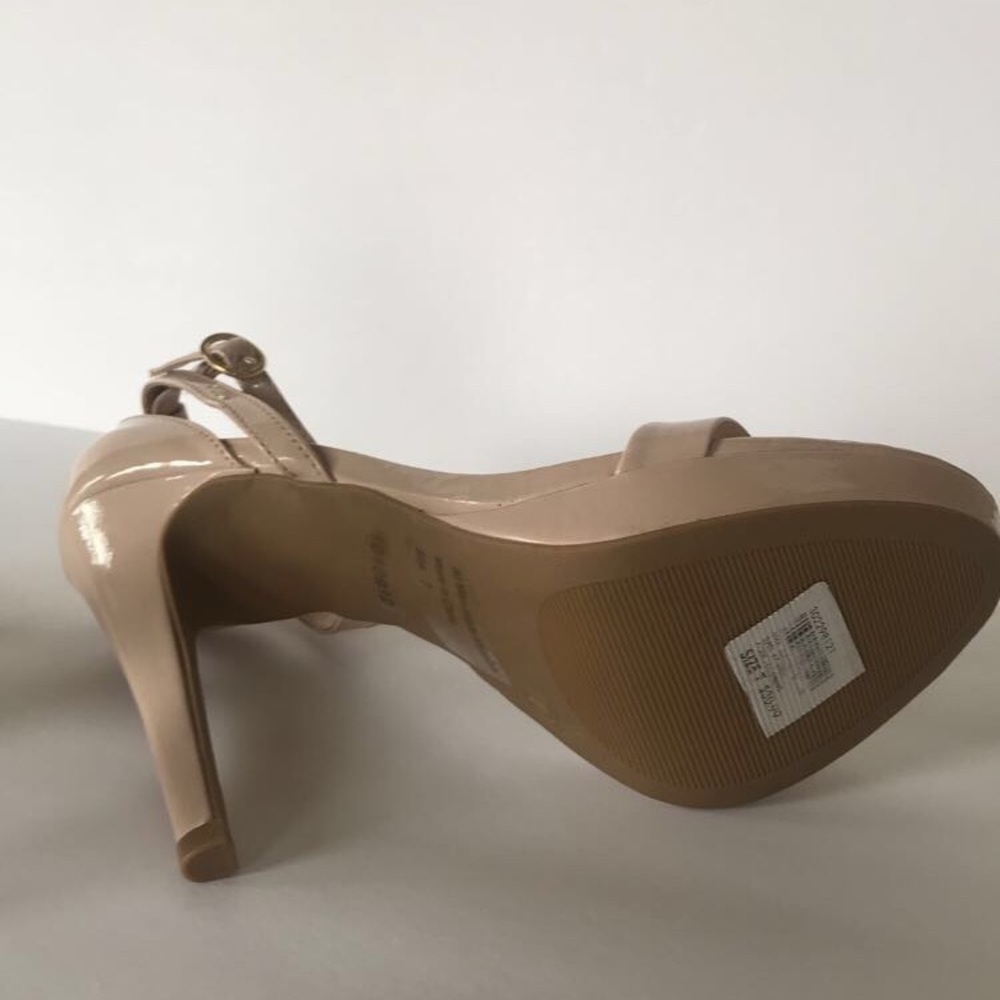 High Heeled Pumps 👠 - Picture 3 of 4